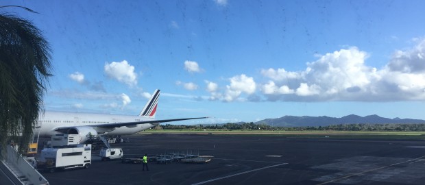 Arrivée de l'avion à l'aéroport de Fort-de-france en Martinique